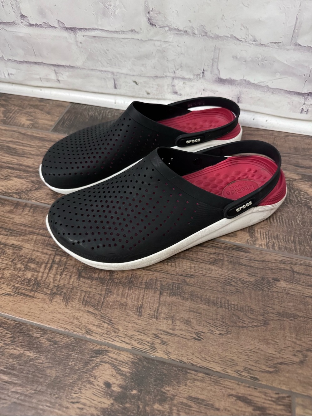 Crocs Life Ride Men’s 13 Clogs Slippper Comfort Casual Beach Fish Coastal shoe